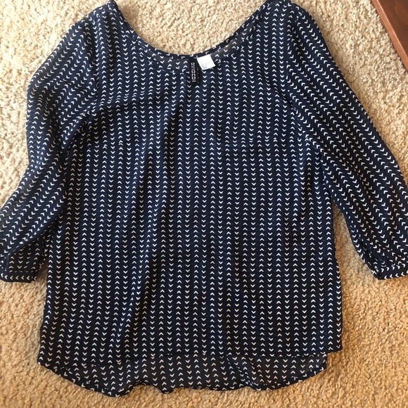 H&M blouse - Picture 2 of 3